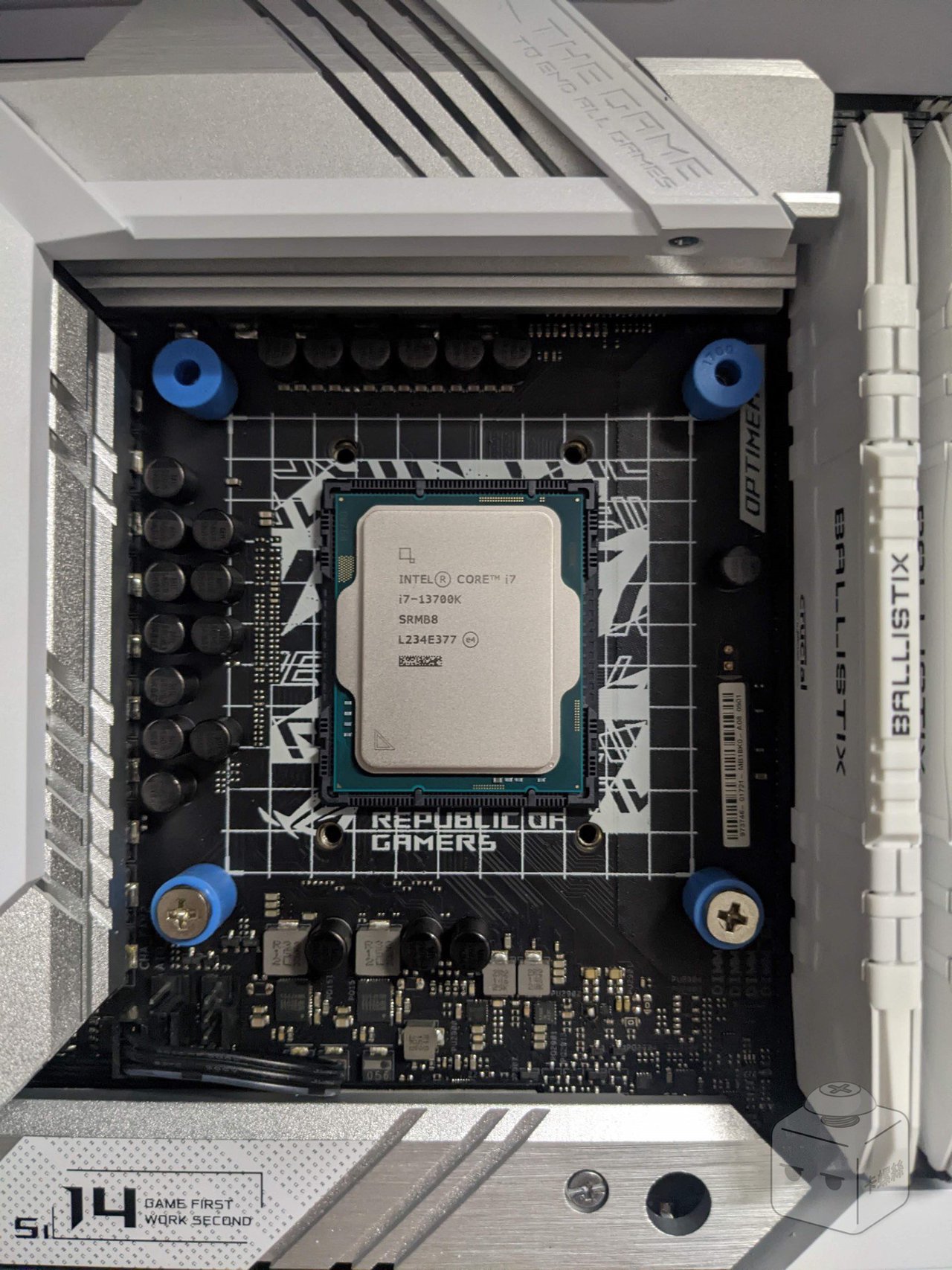 Featured image of post [開箱] Intel Core I7 13700K